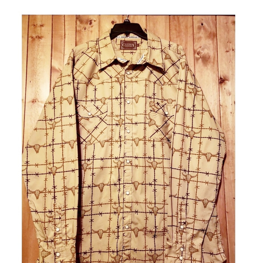 Cowboy Hardware Long Sleeve Barbwire Longhorn